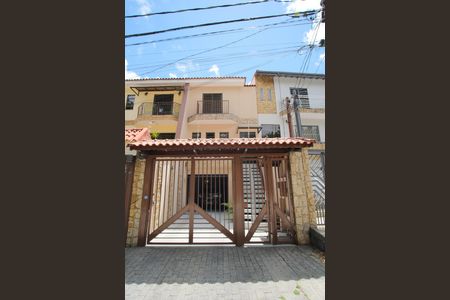 Casa à venda com 252m², 4 quartos e 4 vagasFachada