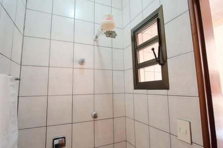 Casa à venda com 252m², 4 quartos e 4 vagasBanheiro de serviço