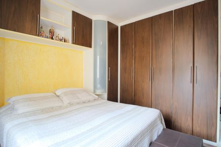 Casa à venda com 252m², 4 quartos e 4 vagasSuíte