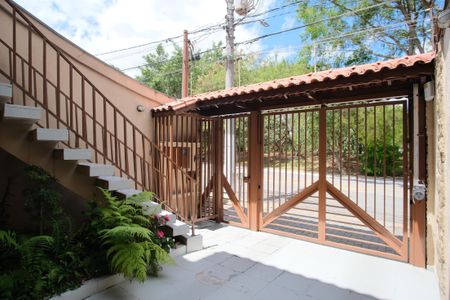 Casa à venda com 252m², 4 quartos e 4 vagasEntrada