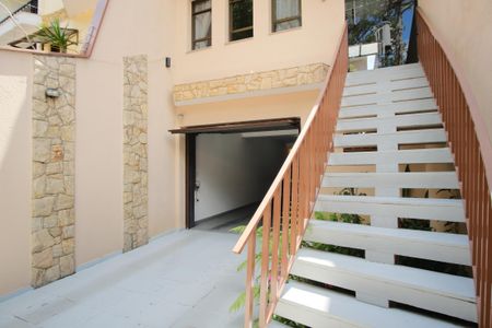 Casa à venda com 252m², 4 quartos e 4 vagasEntrada