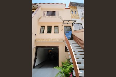 Casa à venda com 252m², 4 quartos e 4 vagasEntrada