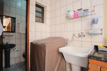 Casa à venda com 252m², 4 quartos e 4 vagasÁrea de Serviço