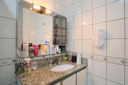 Casa à venda com 252m², 4 quartos e 4 vagasBanheiro da Suíte