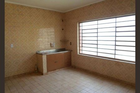 Casa à venda com 220m², 3 quartos e 7 vagas Casa à venda com 220m², 3 quartos e 7 vagasCozinha