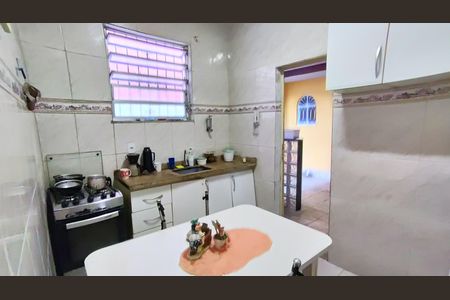 Casa de condomínio à venda com 128m², 3 quartos e 1 vagaCozinha 