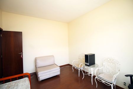 Casa à venda com 171m², 5 quartos e 1 vagaQuarto 1