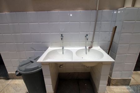 Casa à venda com 171m², 5 quartos e 1 vagaÁrea de Serviço 2