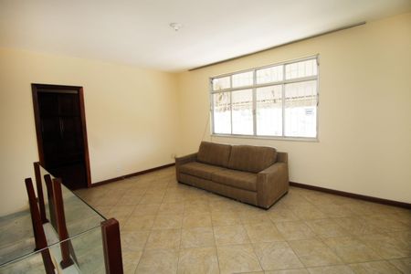 Casa à venda com 171m², 5 quartos e 1 vagaSala 2