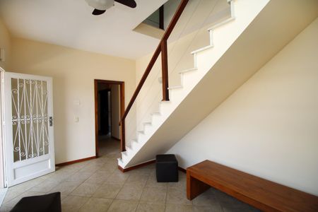 Casa à venda com 171m², 5 quartos e 1 vagaSala