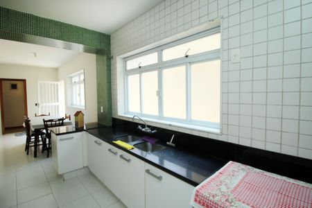 Casa à venda com 171m², 5 quartos e 1 vagaCozinha 2