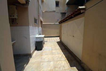 Casa à venda com 171m², 5 quartos e 1 vagaÁrea de Serviço 2