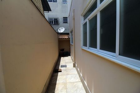 Casa à venda com 171m², 5 quartos e 1 vagaÁrea de Serviço 2