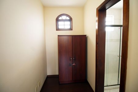 Casa à venda com 171m², 5 quartos e 1 vagaQuarto 3 - Suíte