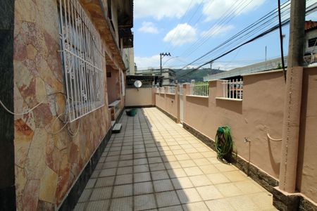 Casa à venda com 171m², 5 quartos e 1 vagaQuintal frente