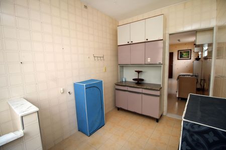 Casa à venda com 171m², 5 quartos e 1 vagaÁrea de Serviço 1