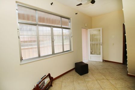 Casa à venda com 171m², 5 quartos e 1 vagaSala