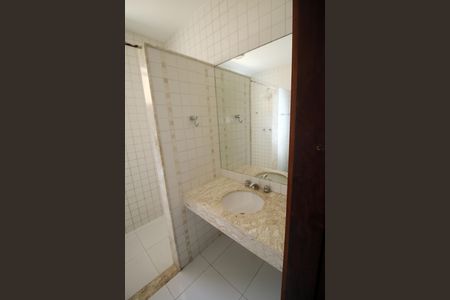 Casa à venda com 171m², 5 quartos e 1 vagaBanheiro Social 2