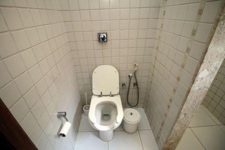 Casa à venda com 171m², 5 quartos e 1 vagaBanheiro Social 2