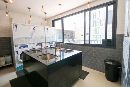 Studio para alugar com 22m², 1 quarto e sem vaga Studio para alugar com 22m², 1 quarto e sem vagaÁrea comum - Lavanderia