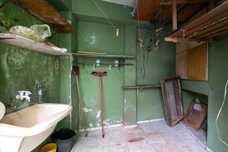 Casa à venda com 200m², 2 quartos e 2 vagasÁrea de Serviço