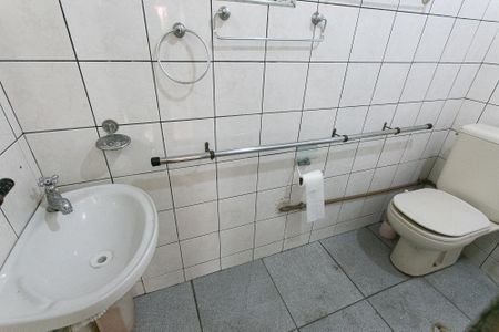 Casa à venda com 200m², 2 quartos e 2 vagasBanheiro