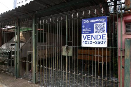 Casa à venda com 200m², 2 quartos e 2 vagasFachada