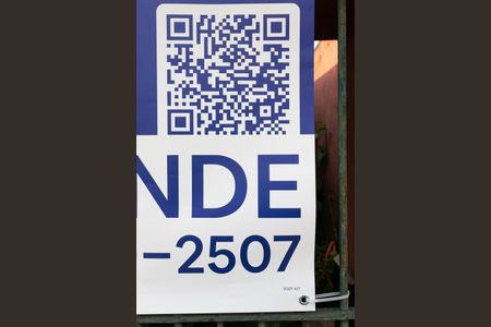 Casa à venda com 200m², 2 quartos e 2 vagasPlaca