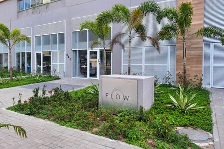 Apartamento à venda com 60m², 2 quartos e 1 vaga Apartamento à venda com 60m², 2 quartos e 1 vagaFachada