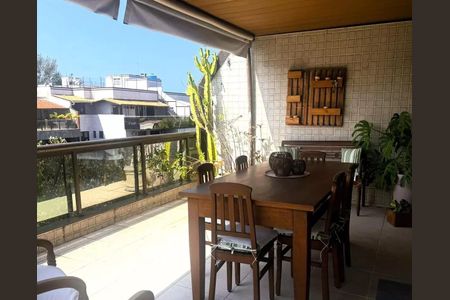 Apartamento à venda com 301m², 4 quartos e 3 vagas