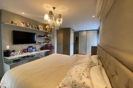 Apartamento à venda com 235m², 3 quartos e 4 vagas