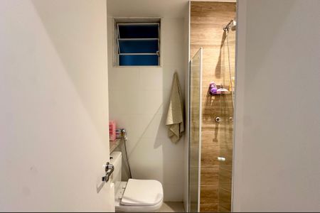 Banheiro de apartamento à venda com 1 quarto, 41m² em Flamengo, Rio de Janeiro