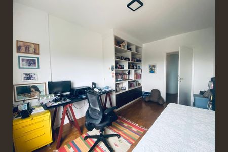 Apartamento à venda com 170m², 4 quartos e 2 vagas