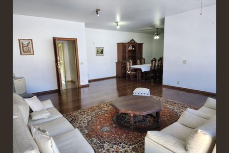 Apartamento à venda com 4 quartos, 220m² em Icaraí, Niterói