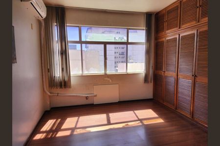 Apartamento à venda com 4 quartos, 220m² em Icaraí, Niterói