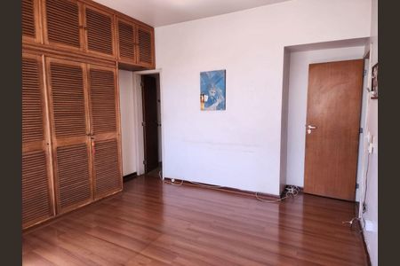 Apartamento à venda com 4 quartos, 220m² em Icaraí, Niterói