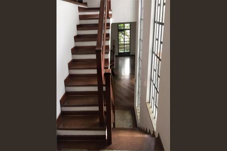 Casa à venda com 3 quartos, 377m² em Vila Sonia, São Paulo