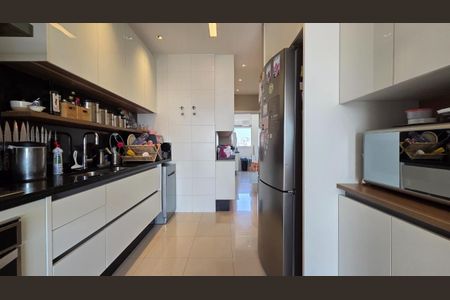 Apartamento à venda com 201m², 4 quartos e 4 vagas