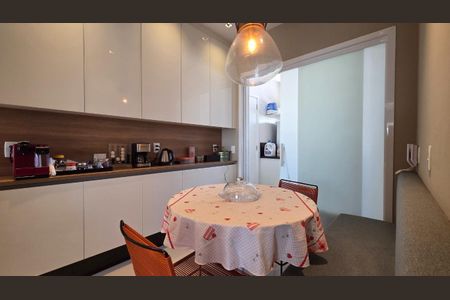 Apartamento à venda com 201m², 4 quartos e 4 vagas