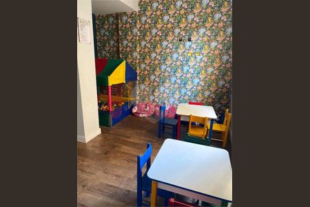 Apartamento à venda com 2 quartos, 50m² em Vila Carmosina, São Paulo