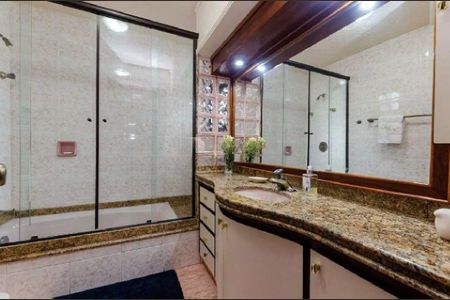 Casa à venda com 5 quartos, 510m² em Camboinhas, Niterói