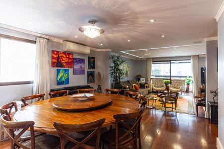 Apartamento à venda com 210m², 4 quartos e 3 vagasSala