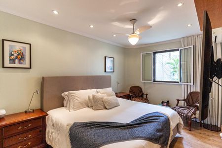 Apartamento à venda com 210m², 4 quartos e 3 vagasSuíte 1