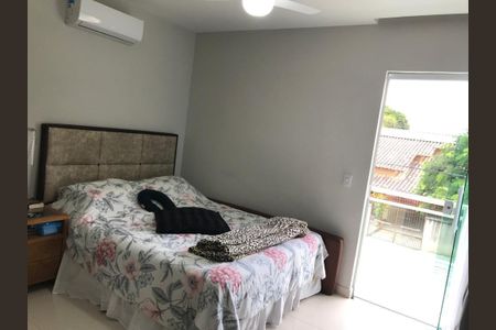 Casa à venda com 4 quartos, 142m² em Itaipu, Niterói