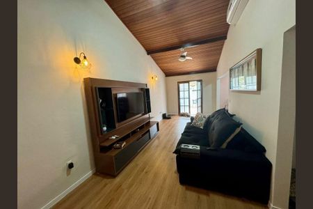 Casa à venda com 4 quartos, 200m² em Piratininga, Niterói