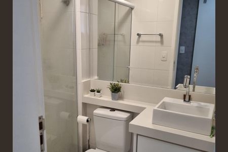 Banheiro de apartamento à venda com 2 quartos, 49m² em Vila Floresta, Santo André