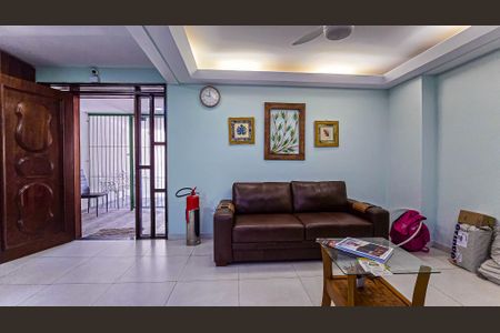 Apartamento à venda com 78m², 2 quartos e 1 vagaHall social