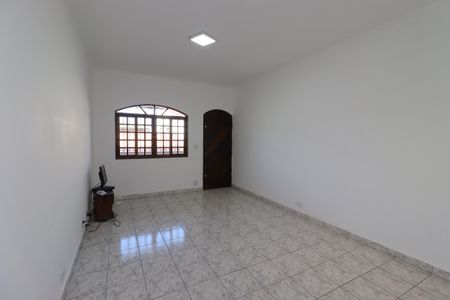 Sala de TV de casa para alugar com 3 quartos, 266m² em Vila Guiomar, Santo André