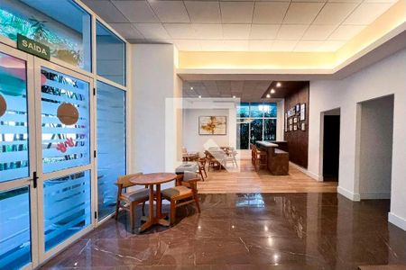 Apartamento à venda com 105m², 4 quartos e 2 vagas Apartamento à venda com 105m², 4 quartos e 2 vagasÁrea comum - Salão de festas