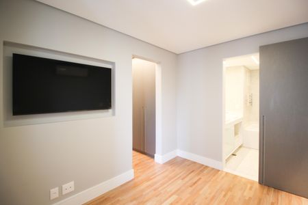 Apartamento à venda com 105m², 4 quartos e 2 vagas Apartamento à venda com 105m², 4 quartos e 2 vagasSuíte